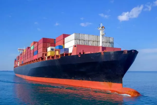 Nghịch Lý Thị Trường: Giá Tàu Container Cũ Tăng Vọt Bất Chấp Giá Cước Lao Dốc